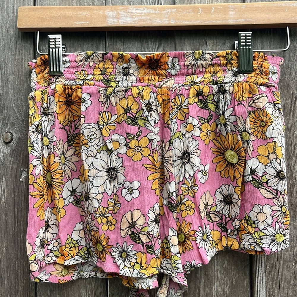 Forever 21 Floral Elastic Waist Flowing Shorts,Size Small